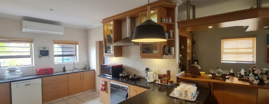 4 Bedroom Property for Sale in Myburgh Park Western Cape